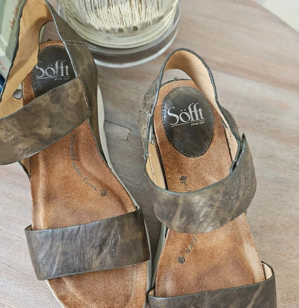 S8fft Womens Camo Leather Comfort Wedge Sandals